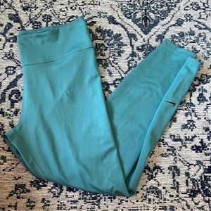 Nike Activewear Yoga Leggings Size XL